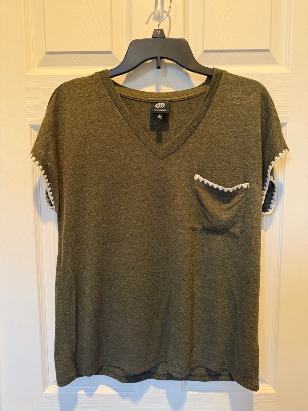 Bobeau Women’s Olive Green V-Neck Pocket Top Size Large